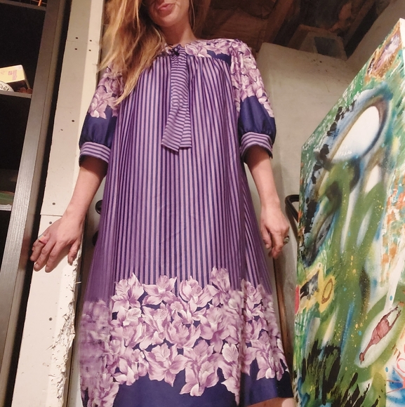 Kitschy 1960's striped floral housedress ~ mumuu ~ loungewear w/ b… - Picture 4 of 16